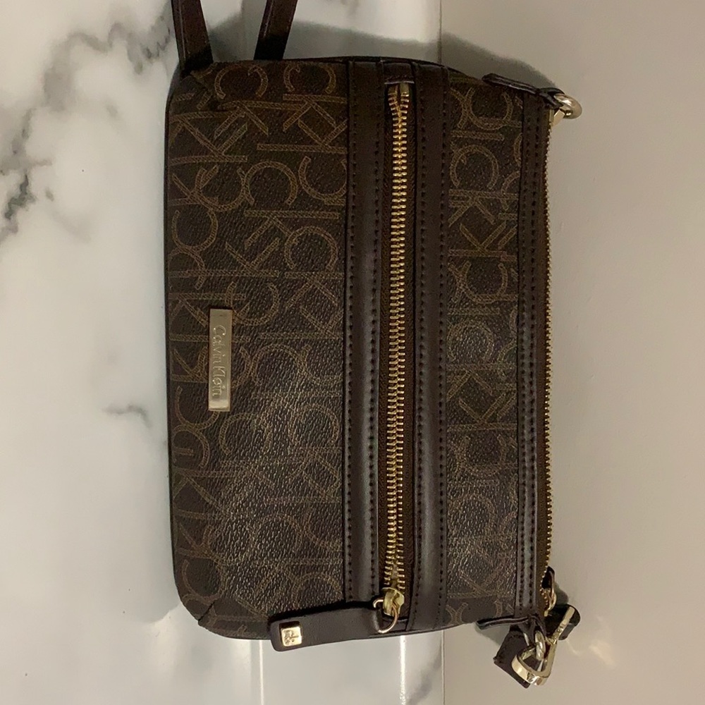 Crossbody purse